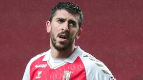 Sporting não sobe a parada por Paulinho