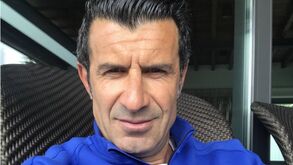 Figo comenta caso que abala o dia em Barcelona: «Assessores de Messi merecem uma estátua»