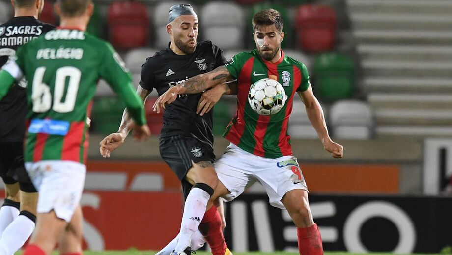 Mercado: Benfica assegura contratação, FC Porto empresta Nakajima e Man. United anuncia primeiro reforço