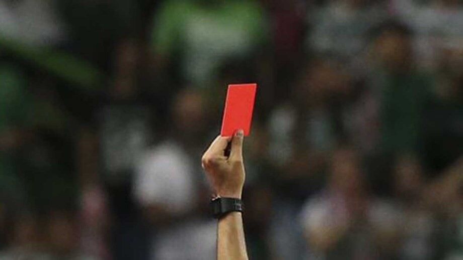 Condenado pai que agrediu árbitro num jogo de futebol de crianças