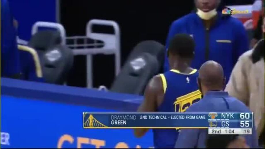 Nunca visto: Draymond Green expulso por insultar colega de equipa