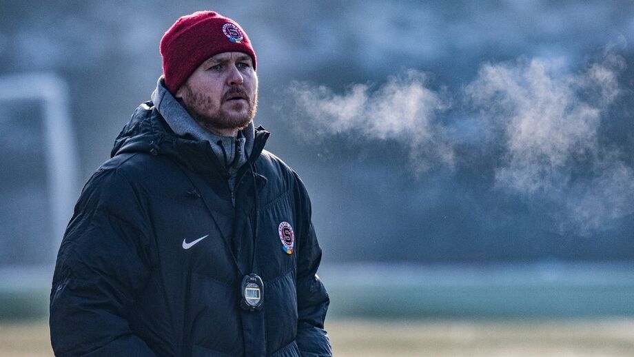 Treinador do Sparta Praga impressionado: «O Benfica tem uma das melhores academias da Europa»