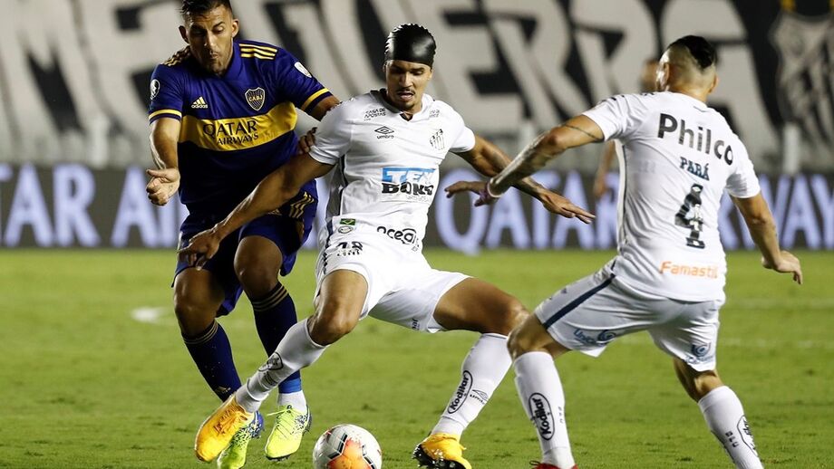 Lucas foi titular nos dois encontros das meias-finais frente ao River Plate
