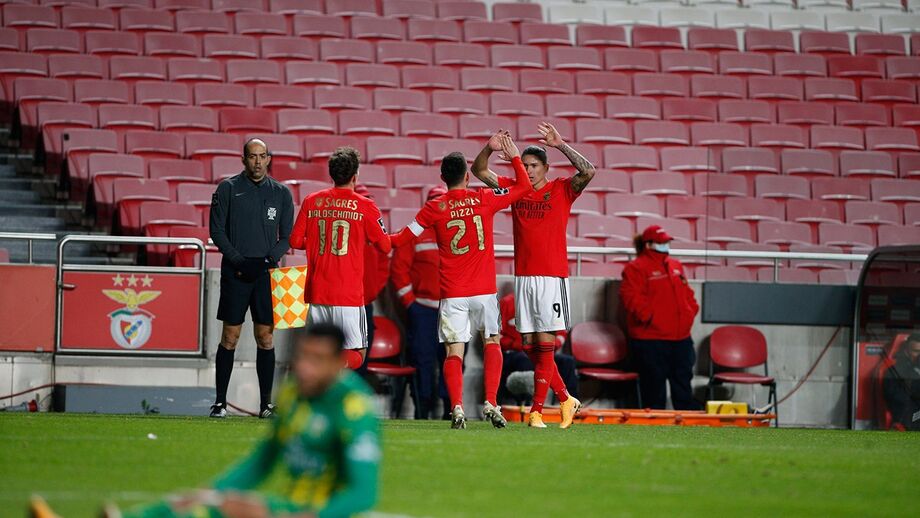 A crónica do Benfica-Tondela, 2-0: Respirar fundo no fim