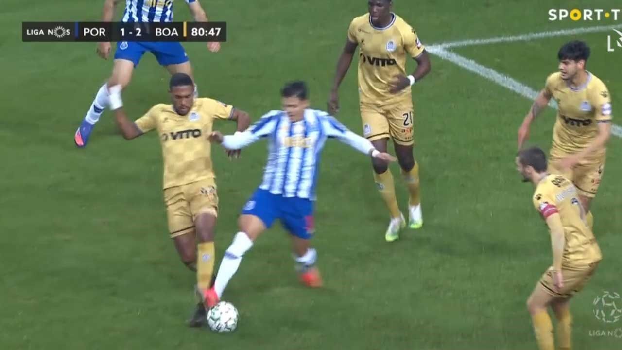 Penálti falhado aos 90+11' dita empate entre Boavista e Vizela