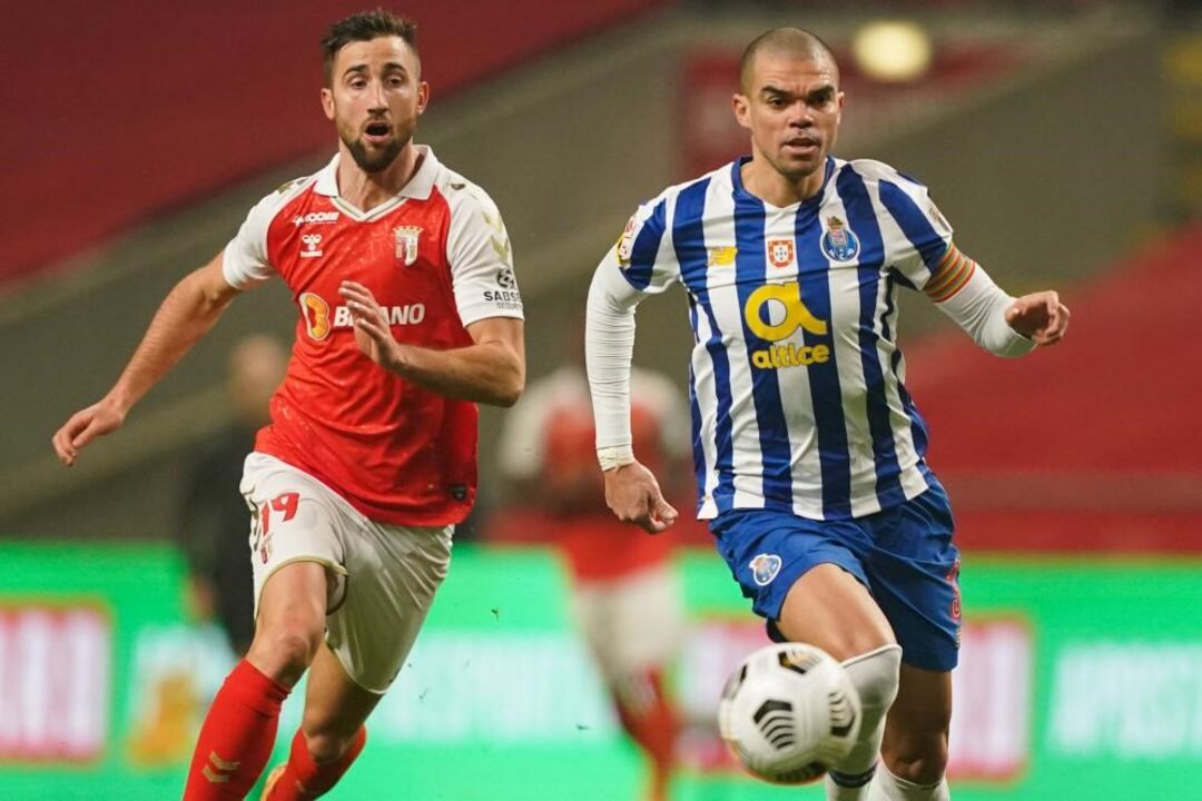 Pepe (3) - Imperial em várias situações, só não conseguiu desdobrar-se no lance do empate.