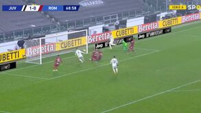 Central da Roma 'tirou' o golo a Cristiano Ronaldo e marcou na própria baliza