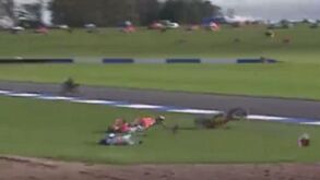 A isto se chama 'eliminar' a concorrência? As mais arriscadas manobras em corridas de motos