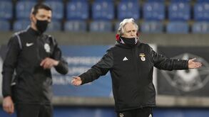 Jesus queixou-se do antijogo em Portugal mas como se explica? «Marcam-se muitas faltas...»