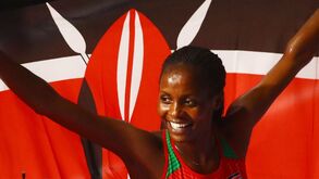 Beatrice Chepkoech bate recorde do mundo nos 5 quilómetros estrada