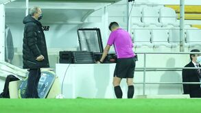 Há penáltis sobre Vertonghen e Weigl? Especialistas Record analisam os casos do Moreirense-Benfica