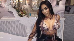 Mulher de Mahrez entra no mundo dos sites para adultos e promete conteúdos exclusivos