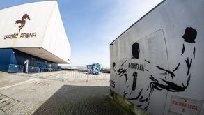 O mural de homenagem a Alfredo Quintana junto ao Dragão