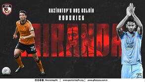 Turquia: Roderick Miranda rescinde com o Wolves e é reforço de Sá Pinto