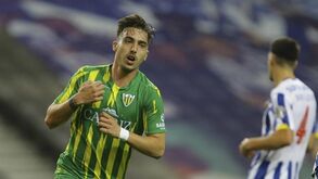 Estoril assegura empréstimo de João Mendes até final da temporada