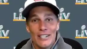 Como é que Tom Brady se safa no português? «Papai não sabe nada...»