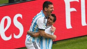 Di María diz que “há muitas possibilidades” de Messi assinar pelo PSG