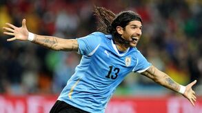 Fresco que nem uma alface aos 44 anos: «El Loco Abreu tem uma aura especial»