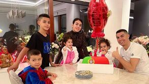 Ronaldo deixa mensagem sentida em dia de aniversário: «Desculpem não prometer mais 20 anos»