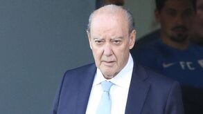 Pinto da Costa esteve no treino do FC Porto