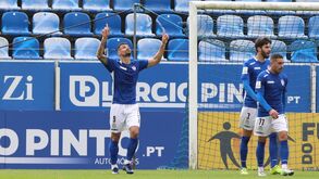 Feirense-Vilafranquense, 2-1: Reviravolta coloca fogaceiros provisoriamente no 2.º posto
