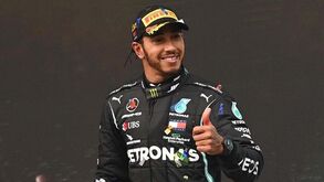 Oficial: Hamilton coloca ponto final nas dúvidas e renova com a Mercedes