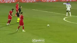 Médio turco faz hat trick... só com livres diretos