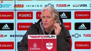 Jorge Jesus emocionou-se na conferência: «Já tinha falta de ar... Não têm a noção do que é sofrer»