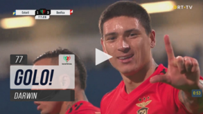 Darwin bisa e amplia vantagem do Benfica no Estoril: veja o golo