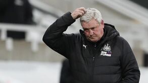 Steve Bruce também alvo de ameaças: «Até disseram que esperavam que eu morresse de Covid»