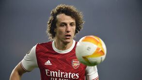 Isaías: «David Luiz vai fazer o trabalho dele»