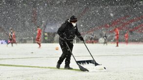 Manto branco em Munique: nevão deixa o relvado do Bayern-Arminia neste estado