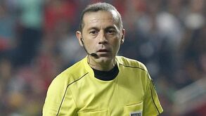 Cuneyt Çakir no Benfica-Arsenal e romeno István Kovács no Sp. Braga-Roma