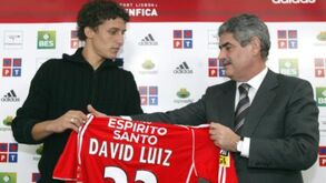 Passaporte perdido, o avião de Ivete Sangalo e a mentira a Vieira: a aventura de David Luiz antes de assinar pelo Benfica