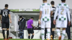 'Pai' do VAR dá veredicto sobre lances polémicos nos jogos de Benfica, FC Porto e Sporting