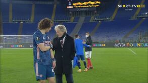 Jesus e David Luiz reencontram-se e ficaram à conversa no relvado