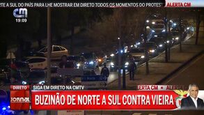 Buzinão contra Vieira junta várias dezenas de carros na Rotunda Cosme Damião