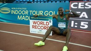 Grant Holloway bate recorde do mundo dos 60 metros barreiras