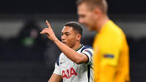 O percurso de Vinícius no Tottenham e a comparação com os avançados do Benfica