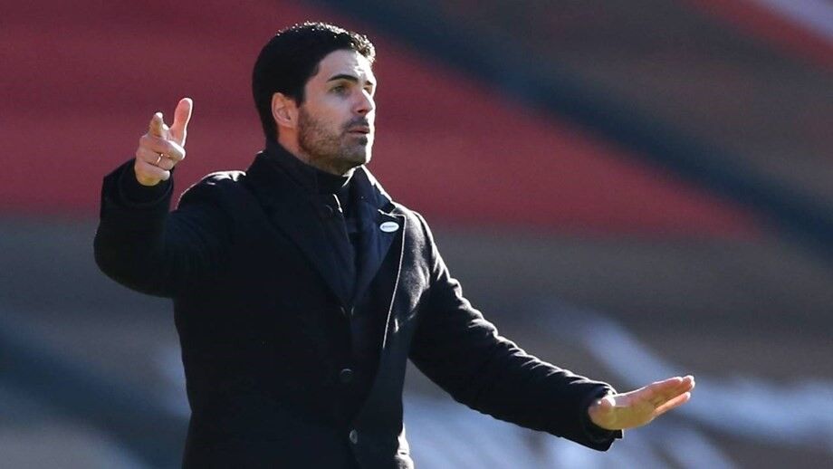 Treinador do Arsenal revela ter recebido ameaças através das redes sociais