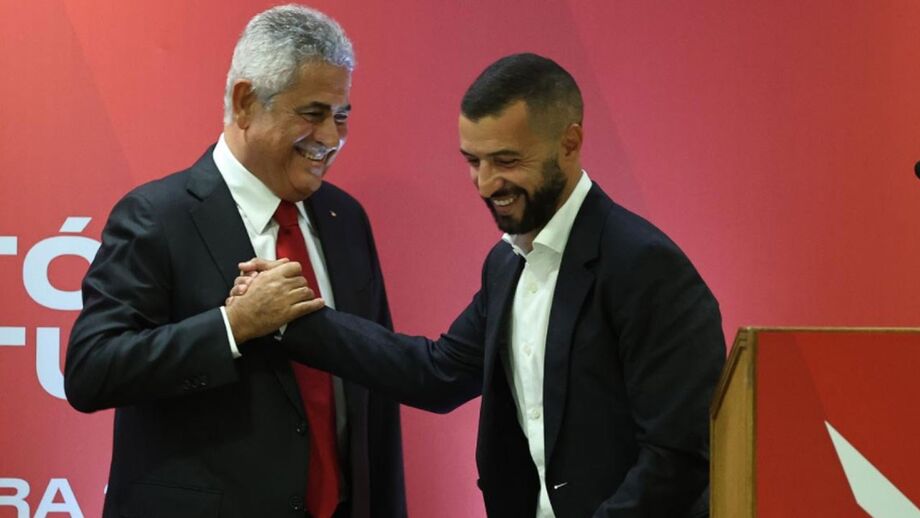 Simão Sabrosa a caminho do Benfica
