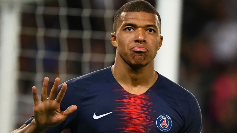 Hat trick ao Barcelona: Mbappé entra numa lista em que o FC Porto está representado
