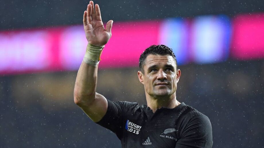 Antigo bicampeão mundial Dan Carter anuncia retirada do râguebi profissional