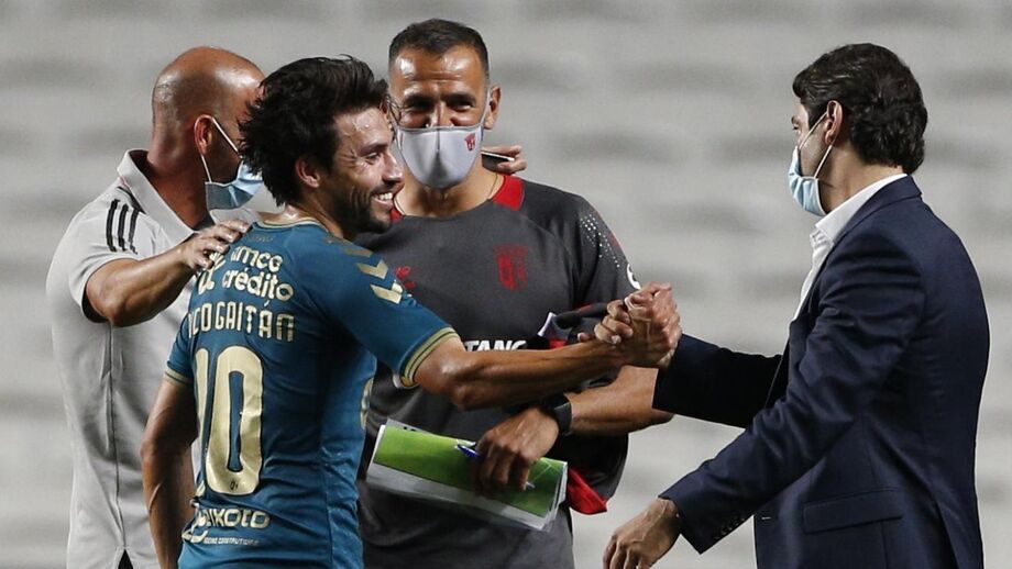 Adeptos condenam Benfica pelo esquecimento do aniversário de Gaitán