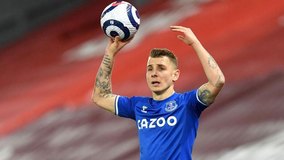 Lucas Digne renova com o Everton até 2025