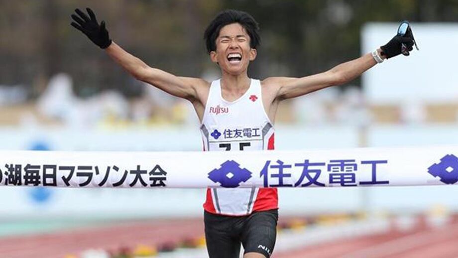 Fez-se história na maratona: Kengo Suzuki é 1.º atleta nascido fora de África a baixar das 2h05