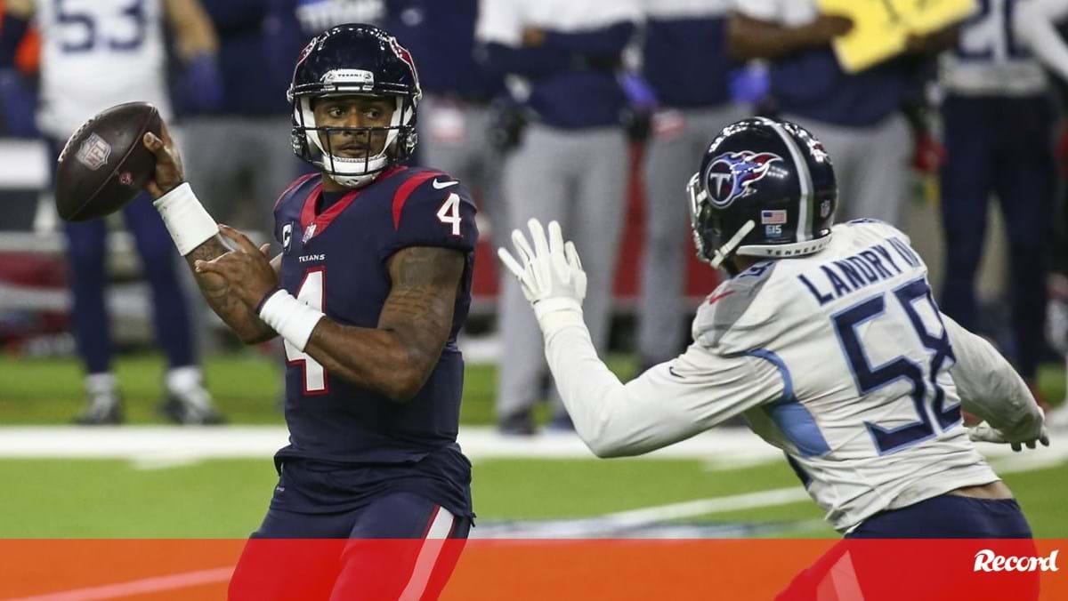 Estrela da NFL acusada por massagista de ser um imagem foto