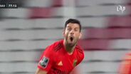 A celebração de raiva de Pizzi após fazer o segundo golo do Benfica ao Rio Ave