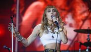 16. Miley Cyrus (celebridade) - 593 mil dólares (506 mil euros)