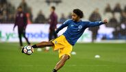 23. Izzy Brown (West Brom, vs. Wigan - 2012/13), 16 anos, 3 meses e 27 dias